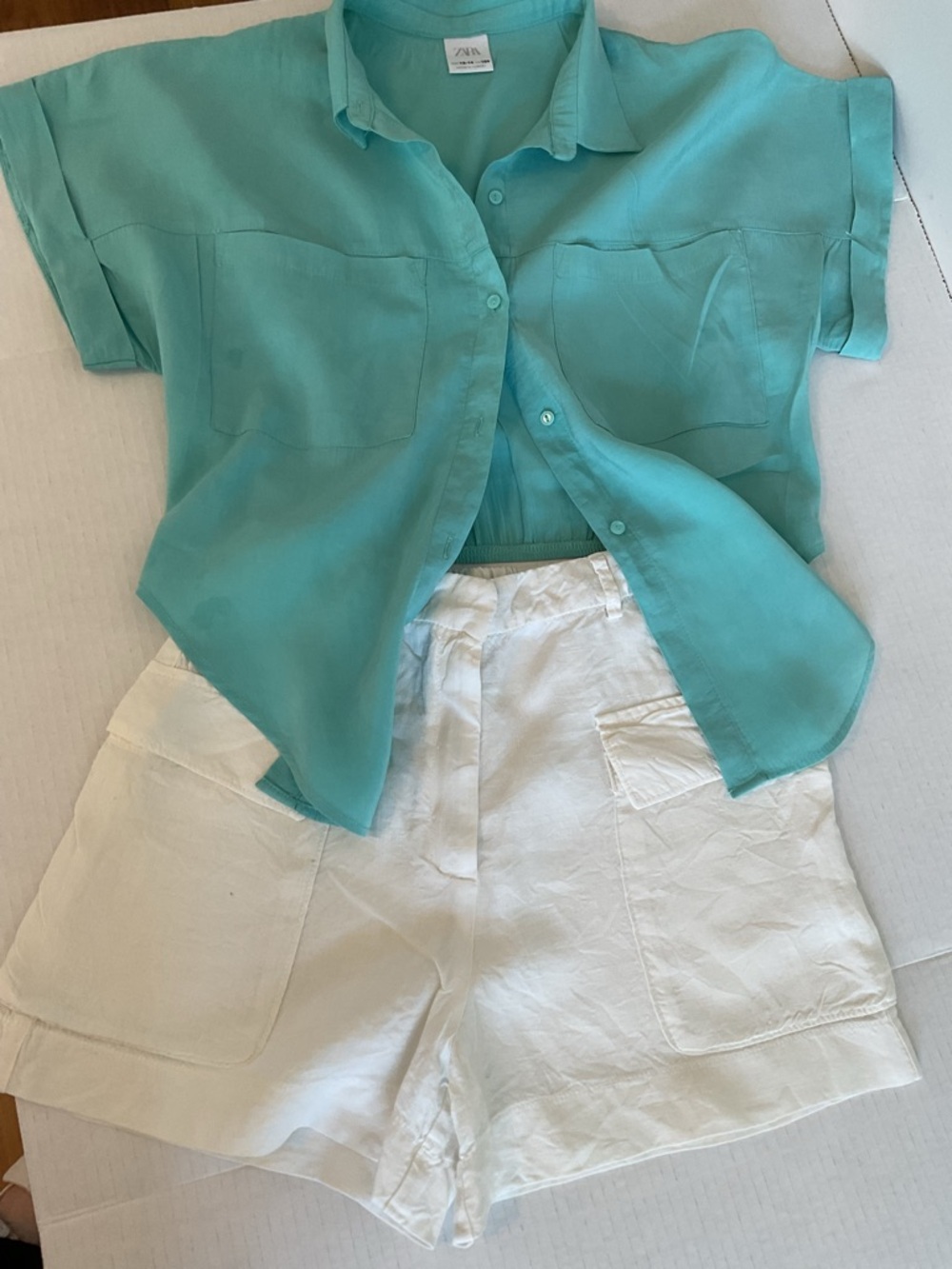 Zara Mint Short-Sleeve Button-Up and White Elastic-Waist Shorts Set